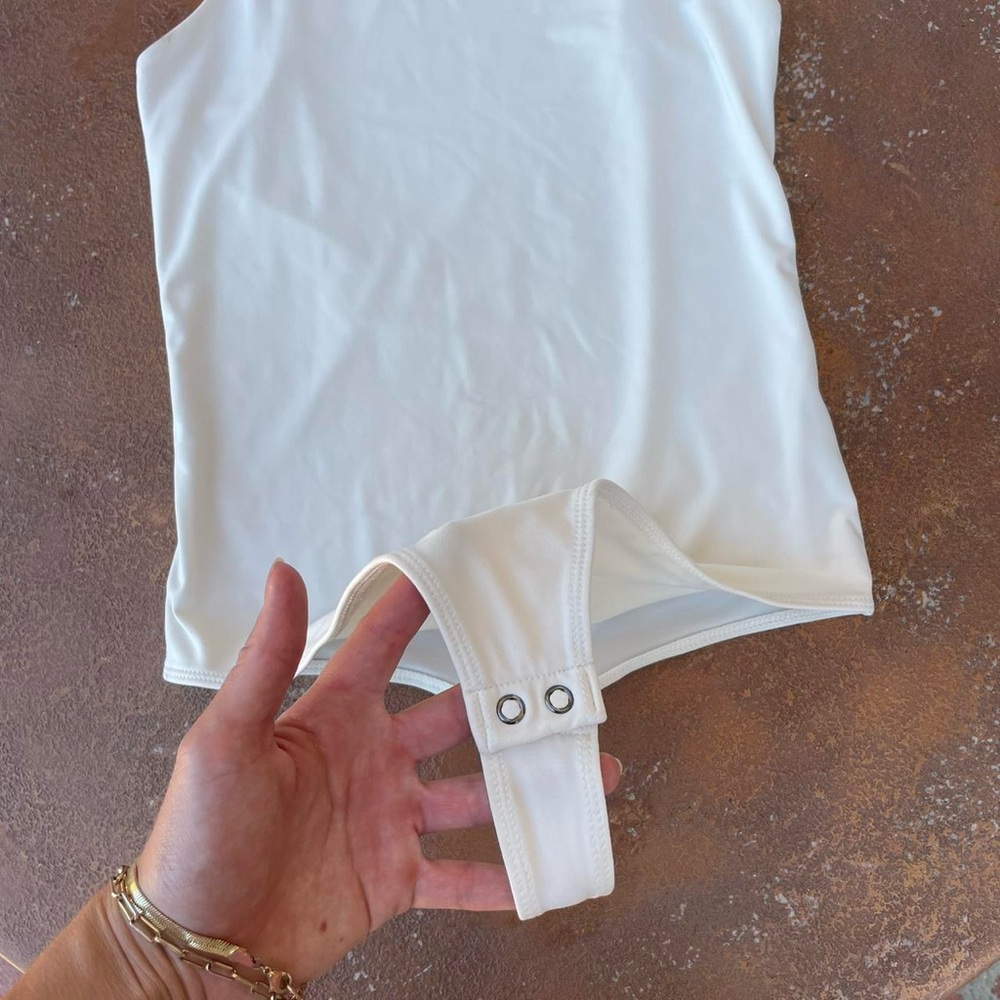 Body Contour High Compression High Neck bodysuit - Picture 6 of 7